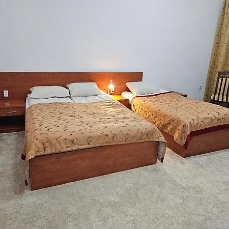 Rest Hostel Airport Modlin Nowy Dwór Mazowiecki Екстериор снимка