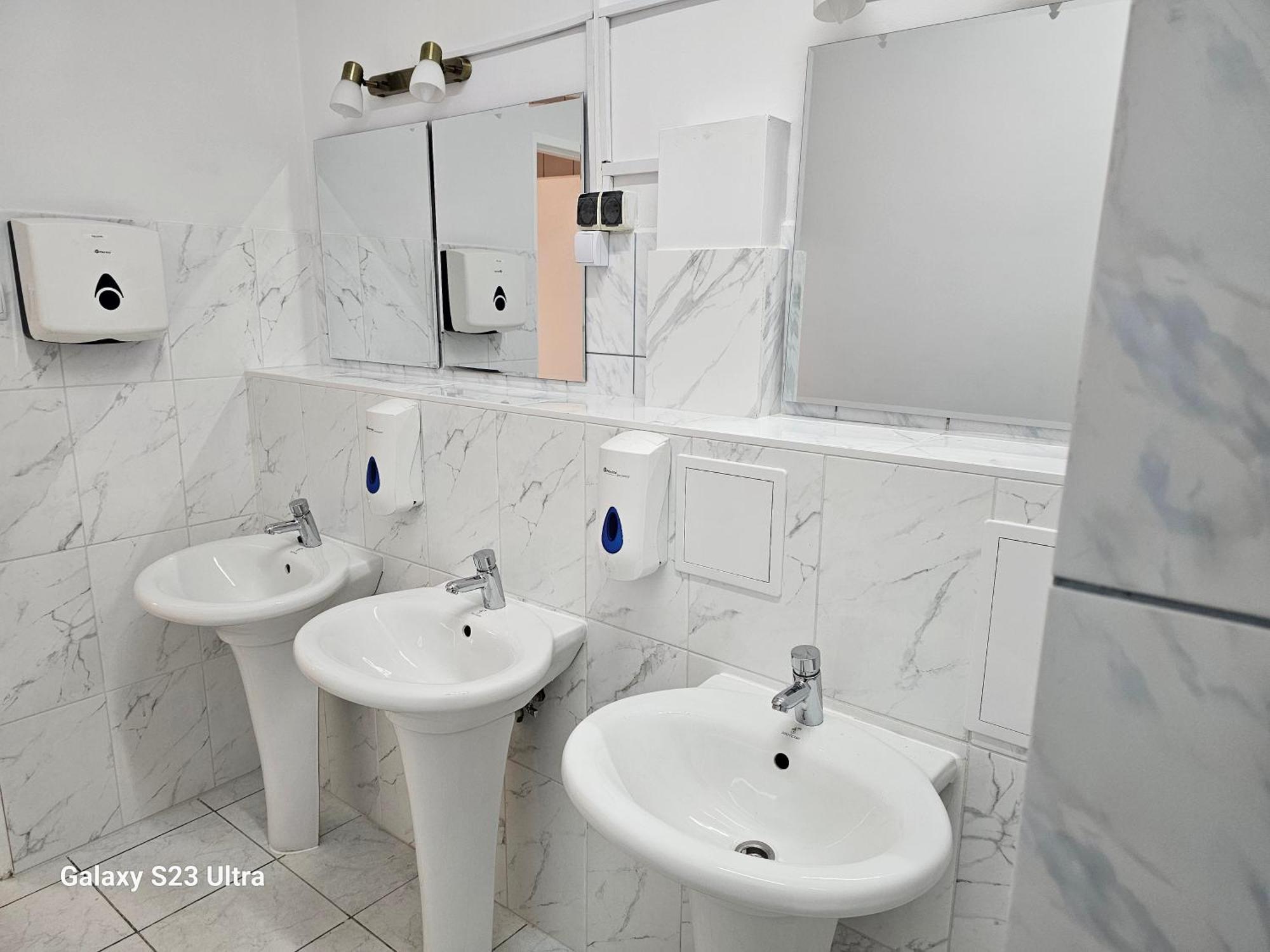 Rest Hostel Airport Modlin Nowy Dwór Mazowiecki Екстериор снимка