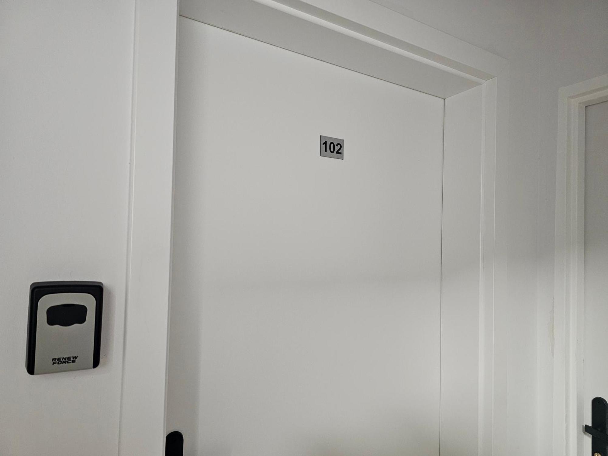 Rest Hostel Airport Modlin Nowy Dwór Mazowiecki Стая снимка