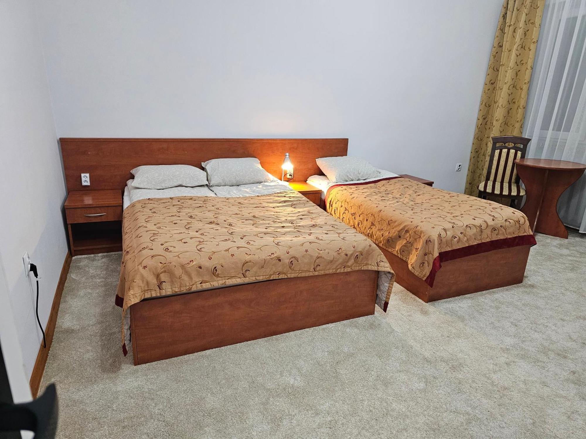 Rest Hostel Airport Modlin Nowy Dwór Mazowiecki Екстериор снимка