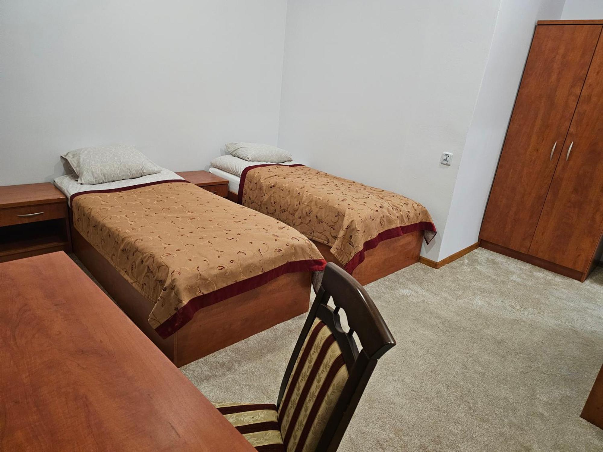 Rest Hostel Airport Modlin Nowy Dwór Mazowiecki Екстериор снимка